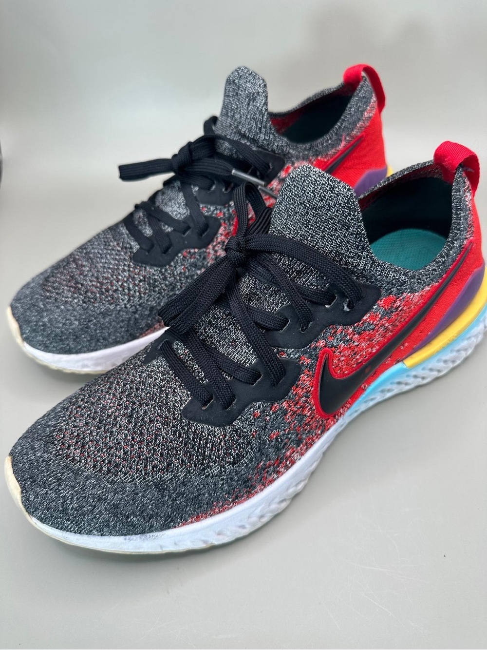 NIKE Epic React Flyknit AQ3243-007 Black Red Athletic Shoes Youth Size 10